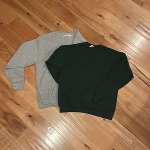 dark green and heather grey hanes crewneck